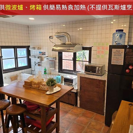 Old Wow老屋瓦共享民宿hostel 桃園市民宿074號 Longtan Exterior photo